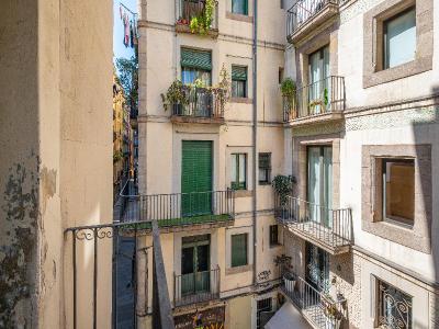 AinB Born Damas Apartment