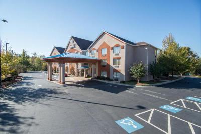 Comfort Suites (Lawrenceville)