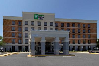 Holiday Inn Express and Suites Laurel