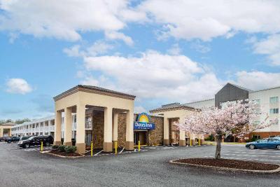 Days Inn by Wyndham Charlottesville/University