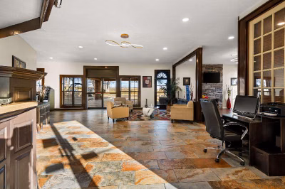 Suburban Studios Kansas City Airport North