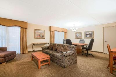 Ramada Conference Center by Wyndham Plymouth