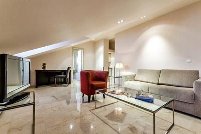 Exe Suites 33