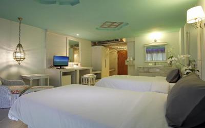 The Verandah Hotel