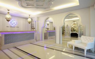 The Verandah Hotel