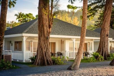 Thavorn Beach Village Resort