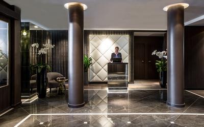 Le Parisis Hotel