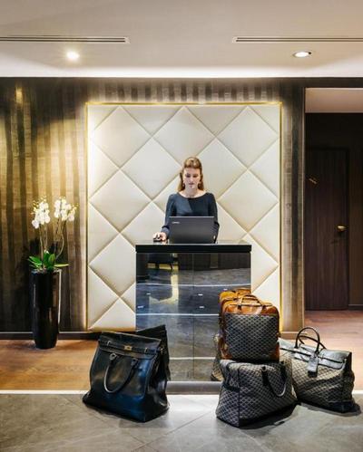 Le Parisis Hotel