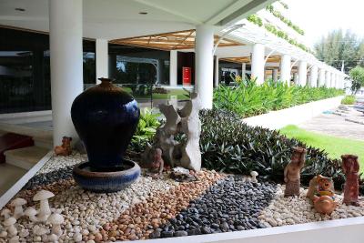 The Cha-Am Methavalai Hotel