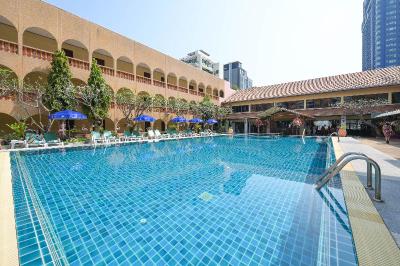 S Lodge Pattaya [formerly know as Sabai Lodge]