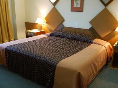 Charoen Hotel