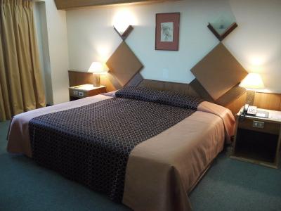 Charoen Hotel