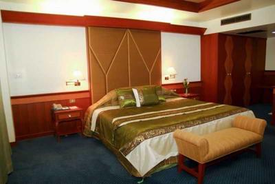 Charoen Hotel