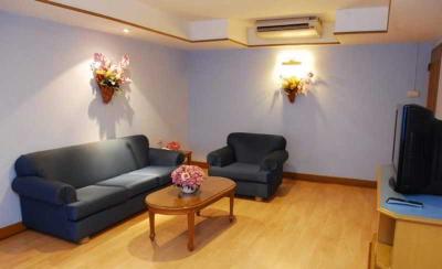 Silom Village Inn
