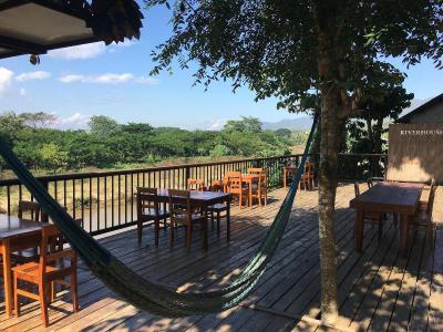 Riverhouse Hotel