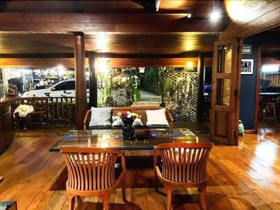 Riverhouse Hotel