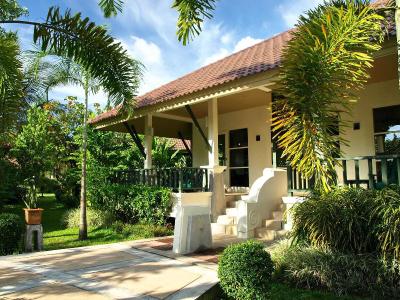 Baan Khaolak Resort