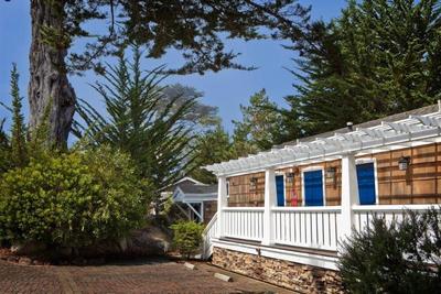 Lighthouse lodge & Suites