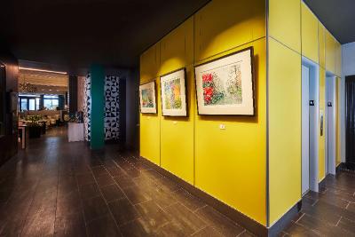 The Barnes San Fra, Tapestry Collection by Hilton