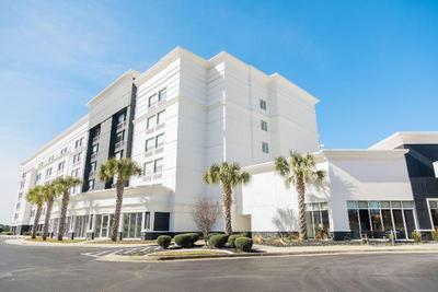Holiday Inn Hotel & Suites