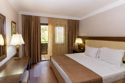 Latanya Park Resort