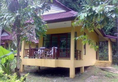Tonsai Bay Resort