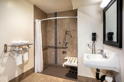 Travelodge by Wyndham LAX South