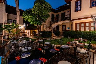 Mediterra Art Boutique