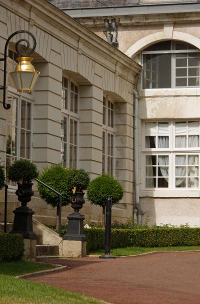 Château de Beauvois – La Maison Younan