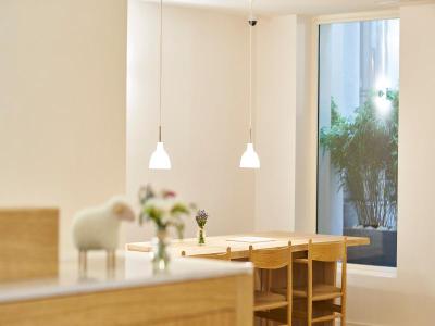 9hotel Republique