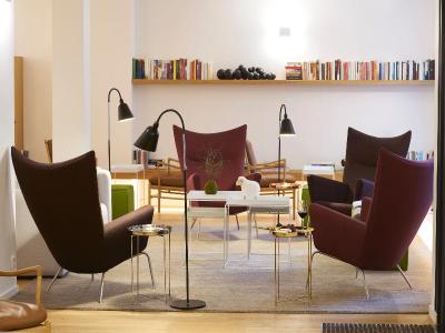 9hotel Republique
