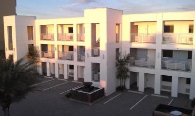 La Breeze Inn & Suites