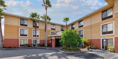 Extended Stay Deluxe Universal