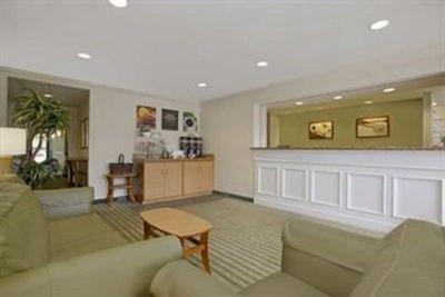 Extended Stay Deluxe Universal