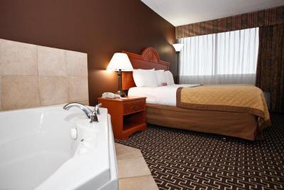 Sonesta Hotel Grand Rapids Airport