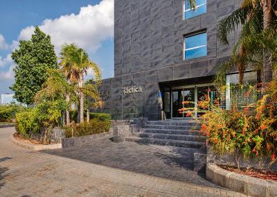 Azz Hotel Tactica