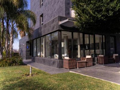 Azz Hotel Tactica