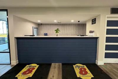 Super 8 by Wyndham Orlando Near Florida Mall