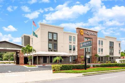 La Quinta Inn & Suites St Pete Northeast