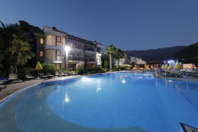 Tropical  Deluxe Suites