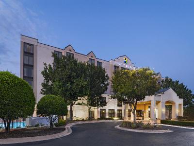 Hyatt Place Austin Arboretum
