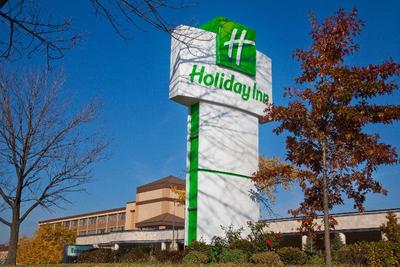 Holiday Inn & Suites Chicago North Shore Skokie