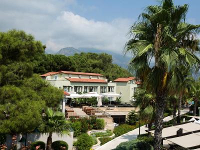 Crystal Flora Beach Resort Hotel