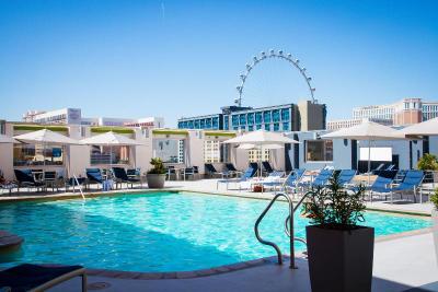 Platinum Hotel & Spa