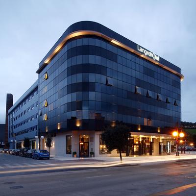 Azz Langrehotel & Spa