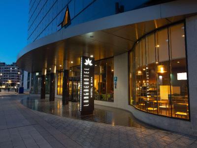 Azz Langrehotel & Spa