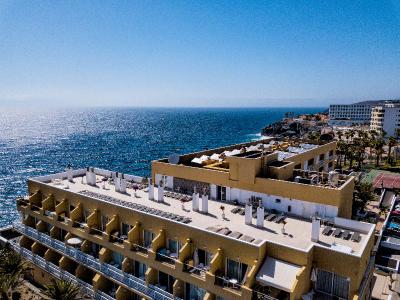 Atlantic Holiday Hotel