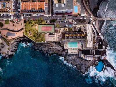 Atlantic Holiday Hotel