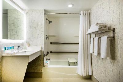 Country Inn &Suites by Radisson Downtown Albany NY