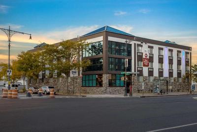 Best Western Plus Brooklyn Bay